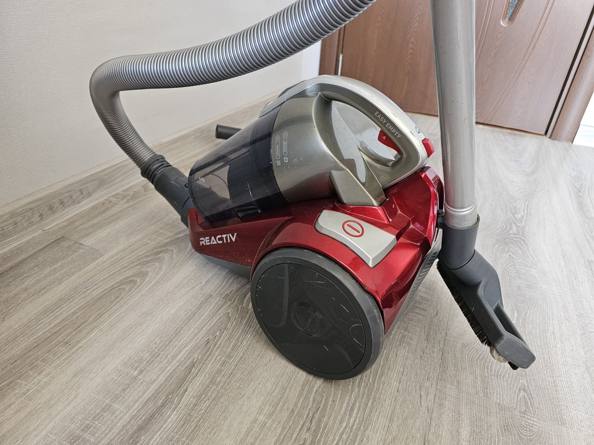 Прахосмукачка Hoover Reactiv RC81