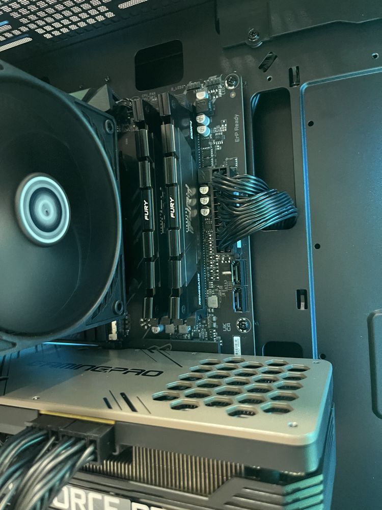 Геймърски компютър AMD Ryzen 7 5700X, RTX 3080 10GB, 32GB ram