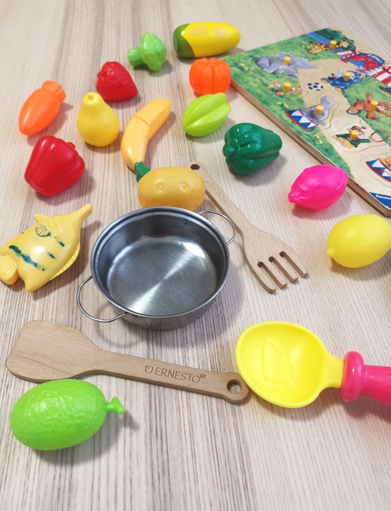 Fructe și legume de jucărie + puzzle lemn