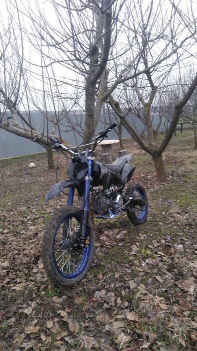 Vând Motocross 300 ron