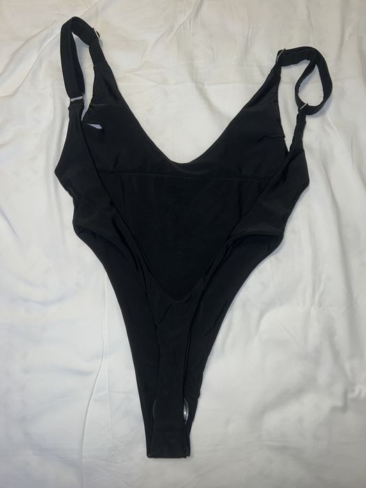 Costum de baie Neira intreg S NOU