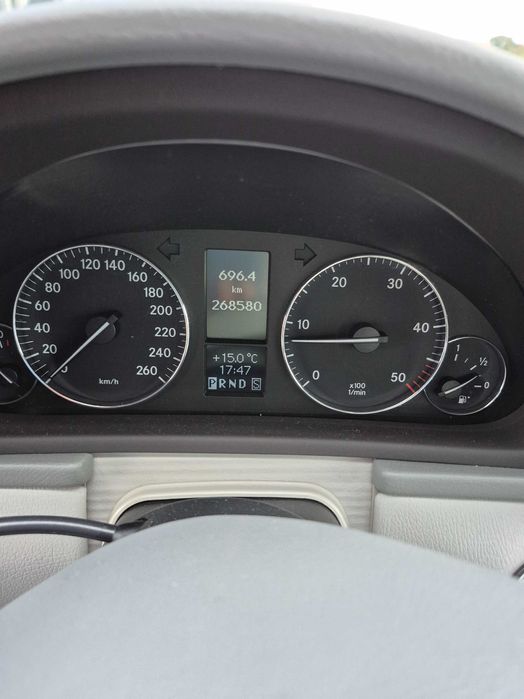 Mercedes-Benz C220 CDI Avantgarde 2006 – 160 CP, Automat, Navi, Piele