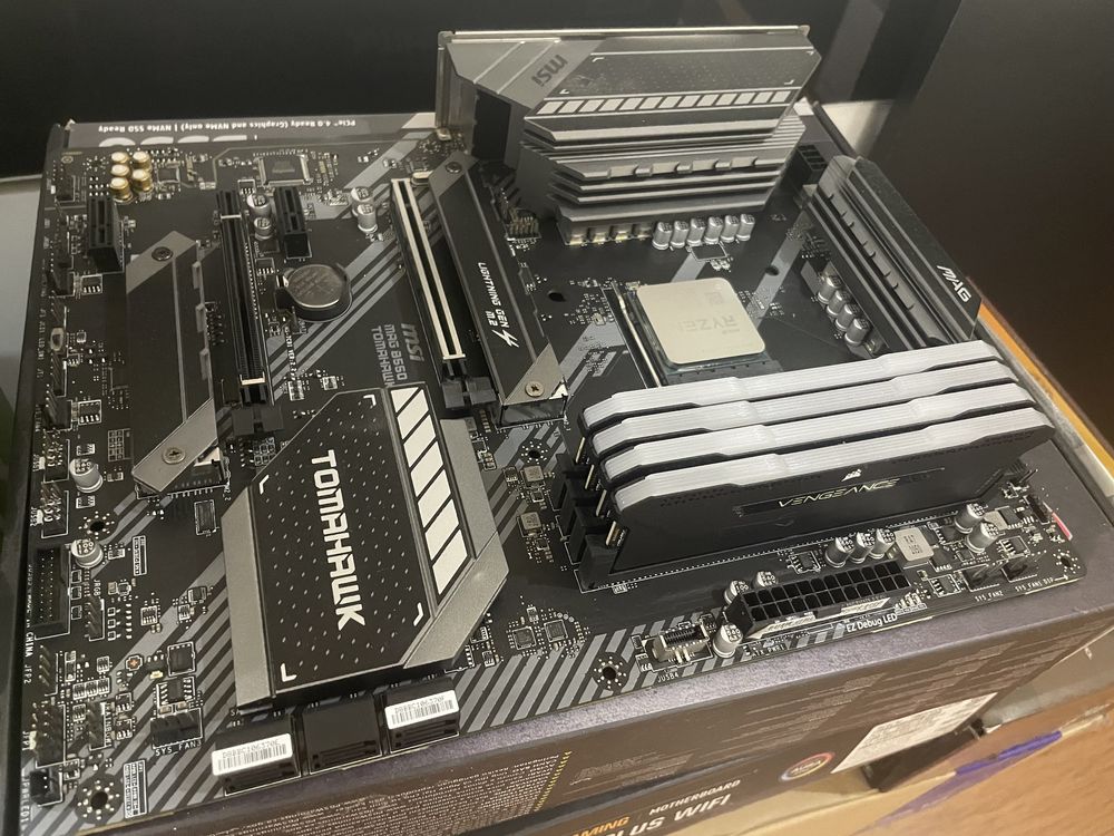 MSI B550 Tomahawk с Ryzen 5800x3d и рам+ захранване