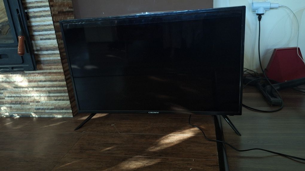 Телевизор Crown 3277T2,32 inch HD Ready
