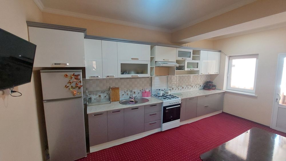 Kvartira sotiladi 3 xonali  93m2