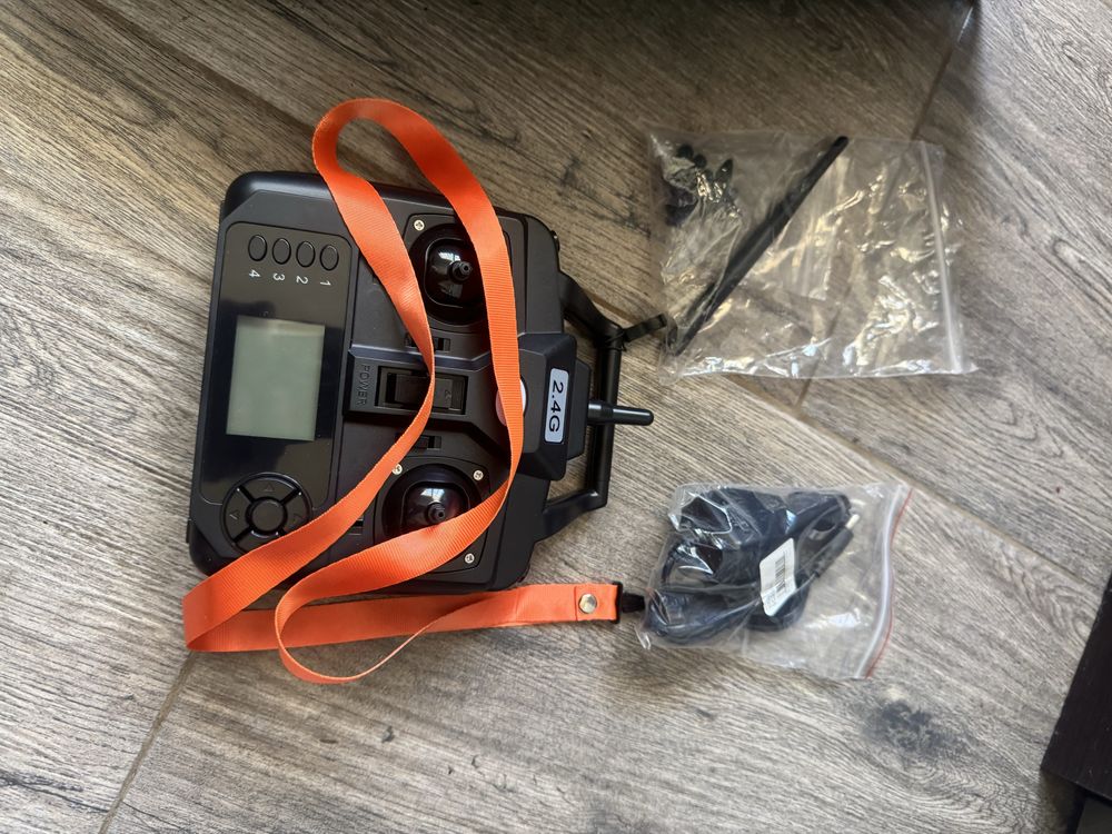 Лодка за захранка D18B с GPS