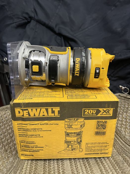 Dewalt фрейзер с зажимами