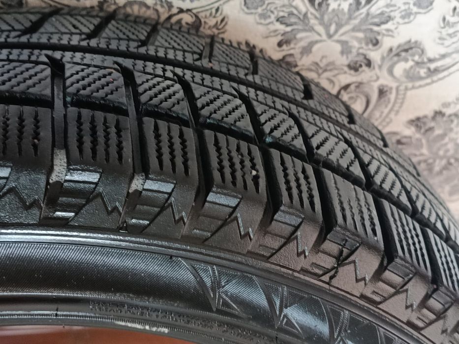 Зимняя резина 215/55/R17