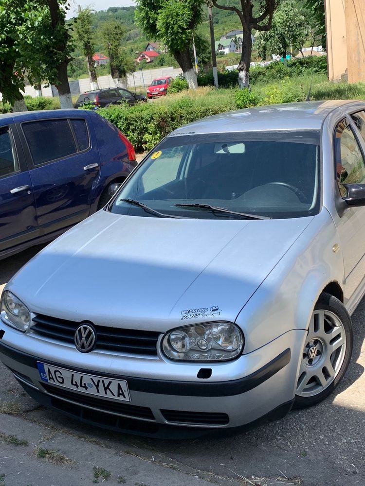 Vand wv golf 4 an 2002 toate actele la zi