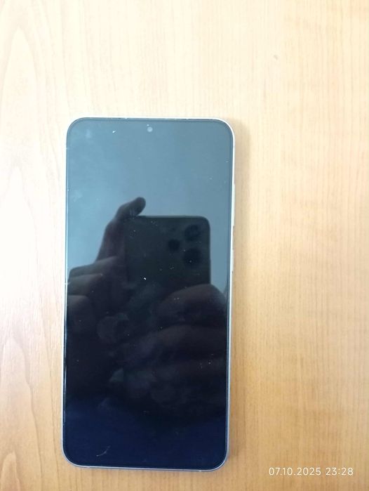 Vand sau schimb un samsung galaxy s 25 plus in stare impecabila