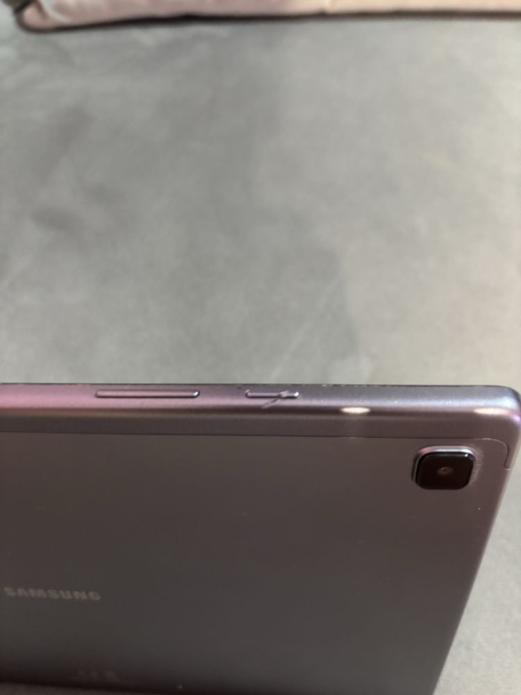 Samsung Tab A7-леко използван