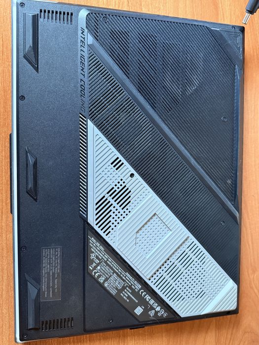 Asus ROG STRIX SCAR 16 2023 (i9 + RTX 4080)