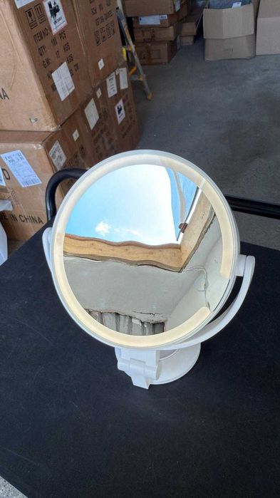 Oglinda de masa sau perete NOUA