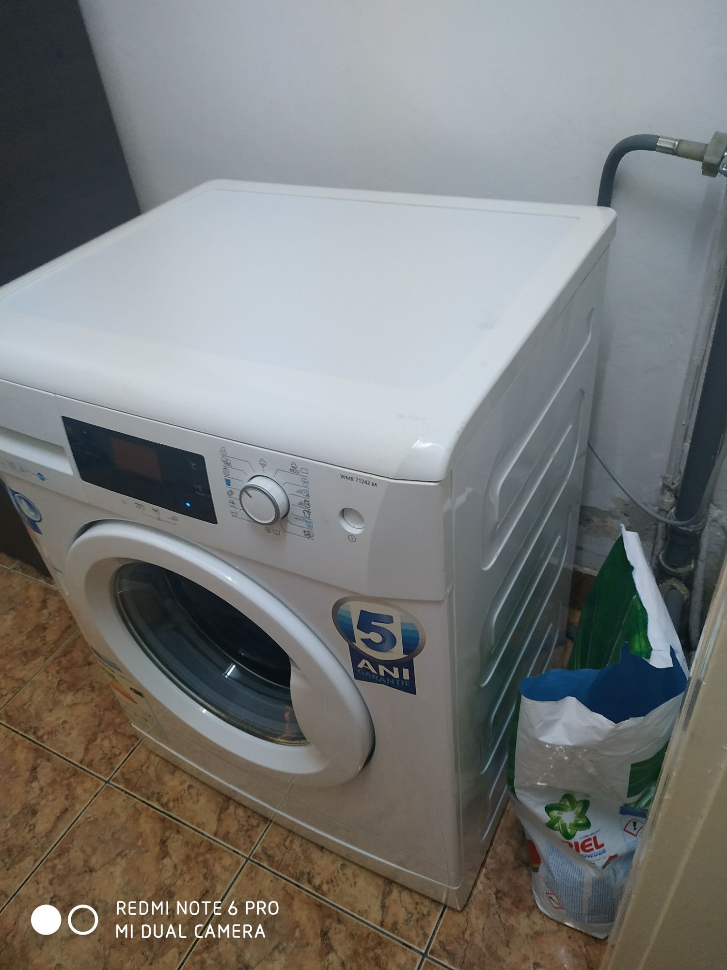 Mașina de spălat rufe Beko WMB 71242