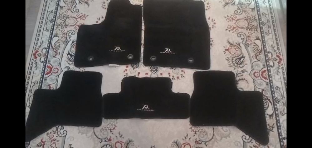 Полики  комплект ланд крузер 300