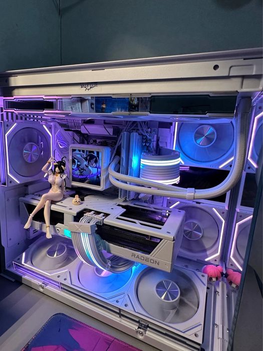 Продам видеокарту AMD Radeon 9070xt Sapphire Pure White