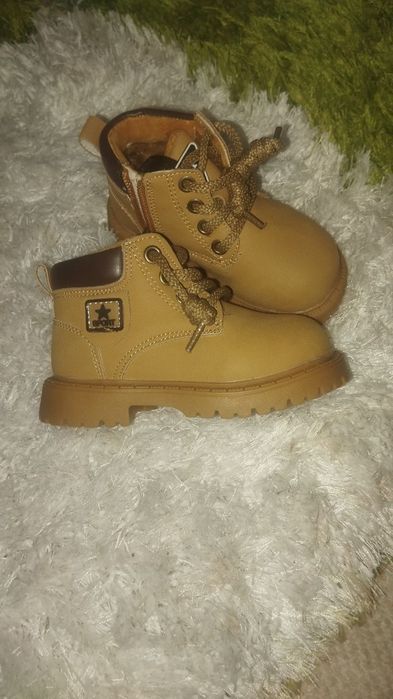 Обувь детская  21, 22, 23