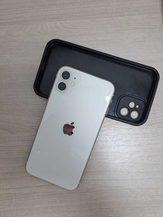 iPhone 11 — смартфон