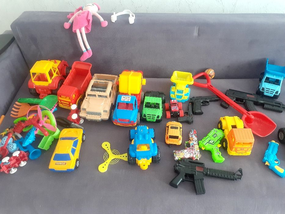 Игрушки по 200т каждая