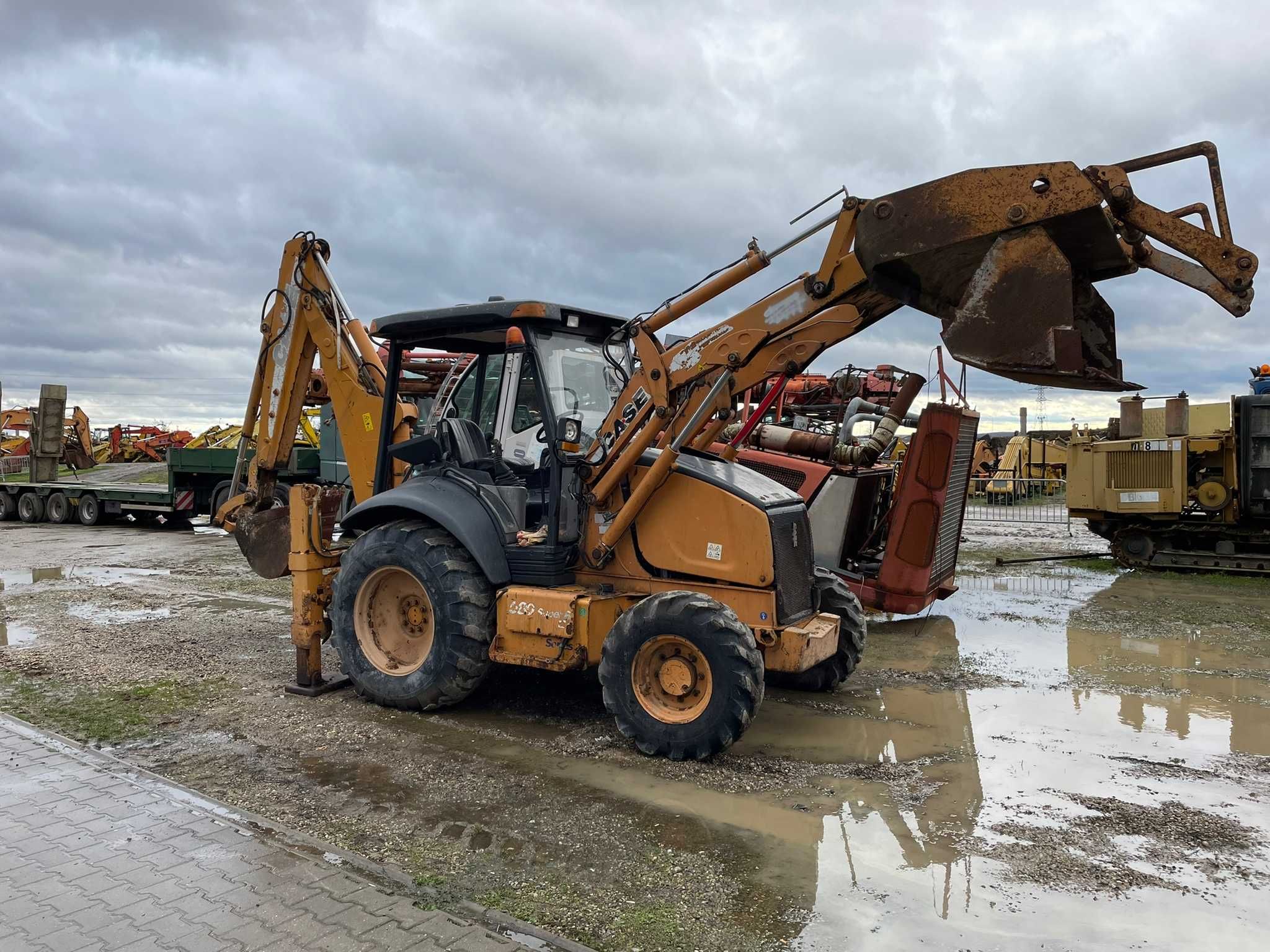 Dezmembrez buldoexcavator Case 580 Super R , an 2007