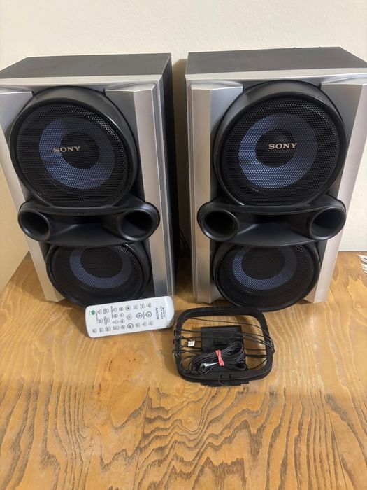 Boxe Sony și telecomanda