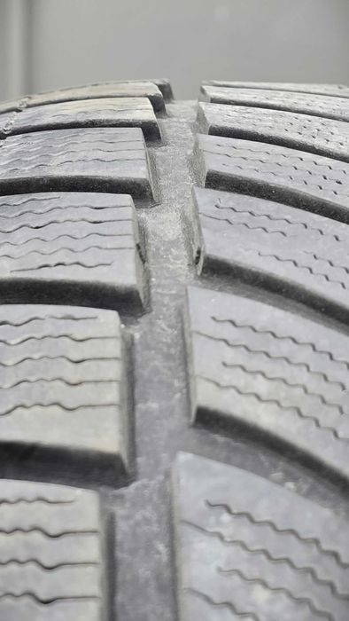 2 бр. 255/50/20 зимни Goodyear-перфектни