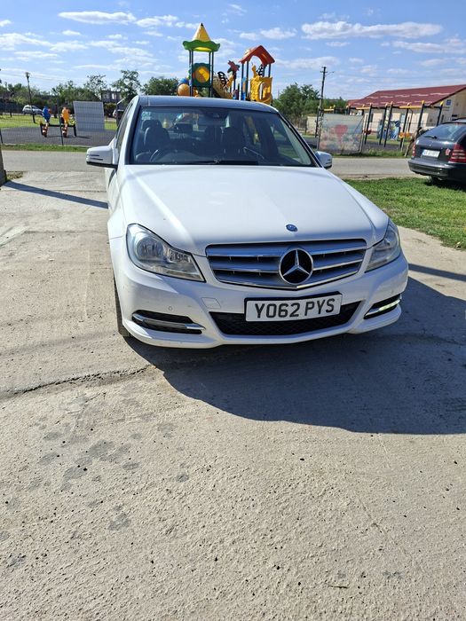 Vând Mercedes c220