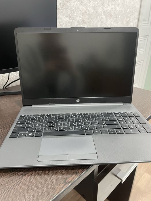 Офисный ноутбук HP