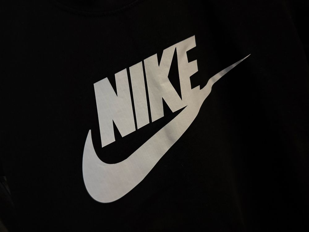 Дамска NIKE тениска