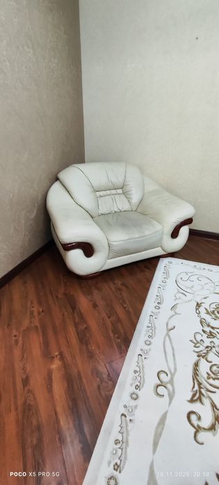 Отдам 2 кресла для гостиной.