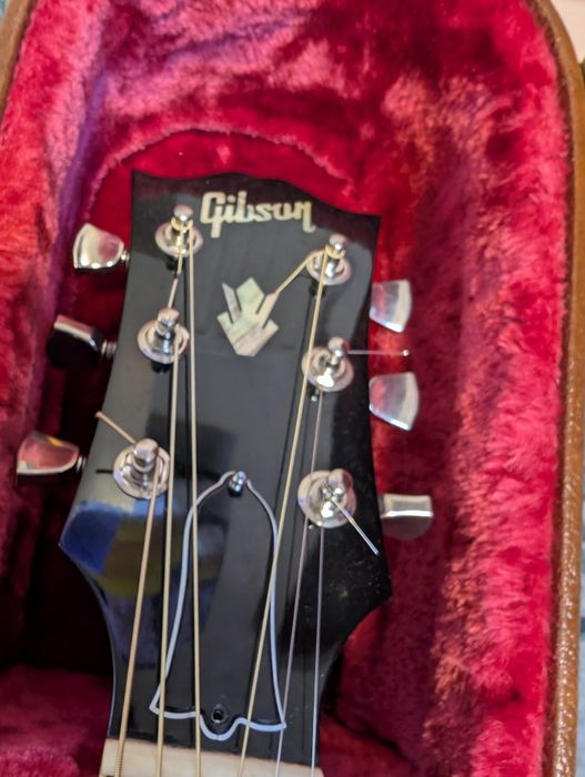 Gibson Dove USA 2023