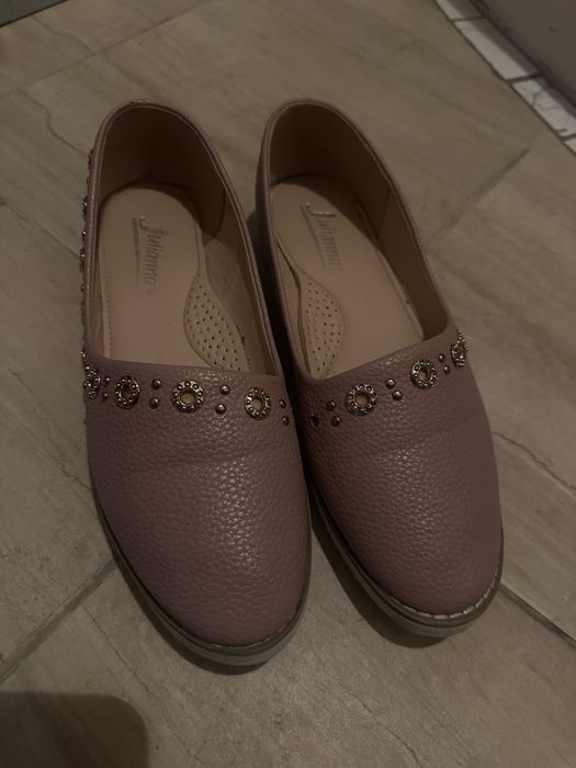 Балетки очень красивые, в хорошем состоянии