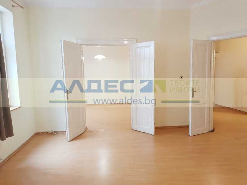 Продава се Етаж от къща в София, Център - 145 кв.м за 2682 €/кв.м - Снимка #3