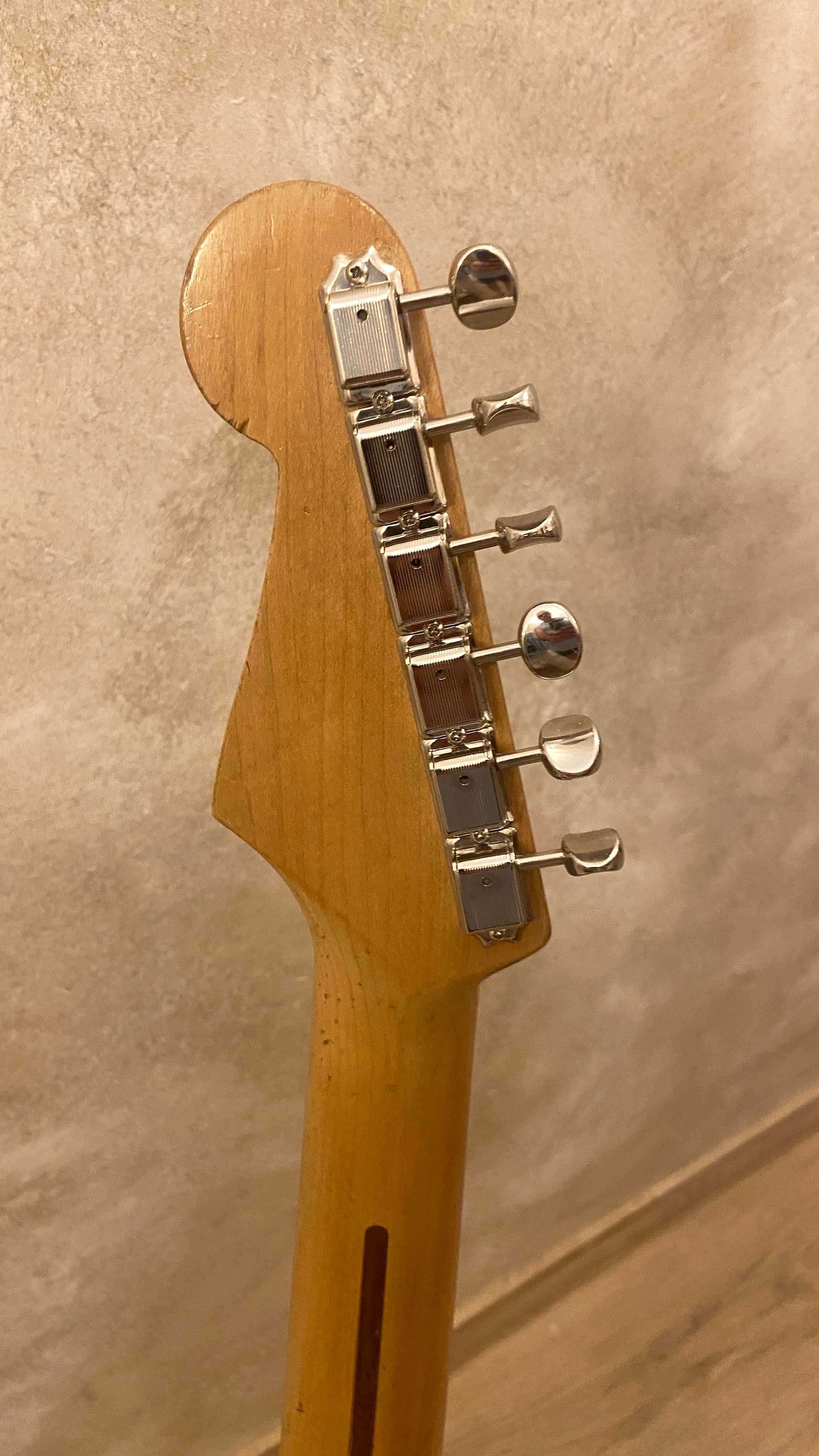 Китара стратокастър 1990’s Made In Japan Red Squier Stratocaster