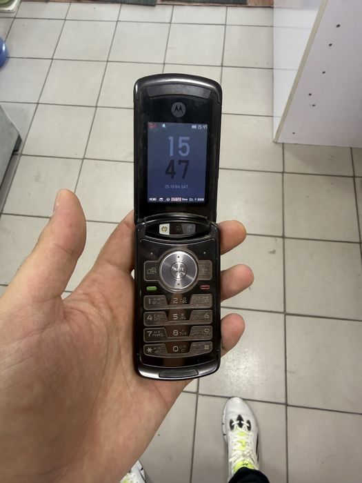 Motorola V13 в хорошем состоянии.