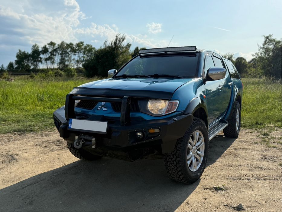 Mitsubishi L200 Warrior gen Toyota Hilux sau Navara Amarok Nissan