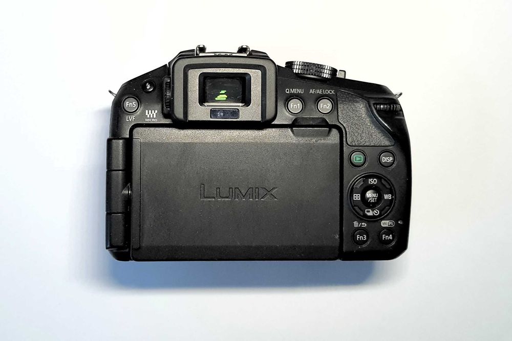 aparat foto mirrorless body Panasonic Lumix G6 cu obiectiv 14-140 OIS