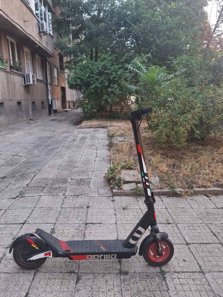 Електрическа тротинетка Aprilia Esr2 Evo