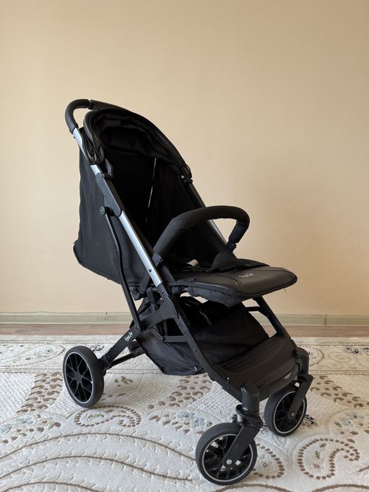 Коляска прогулочная