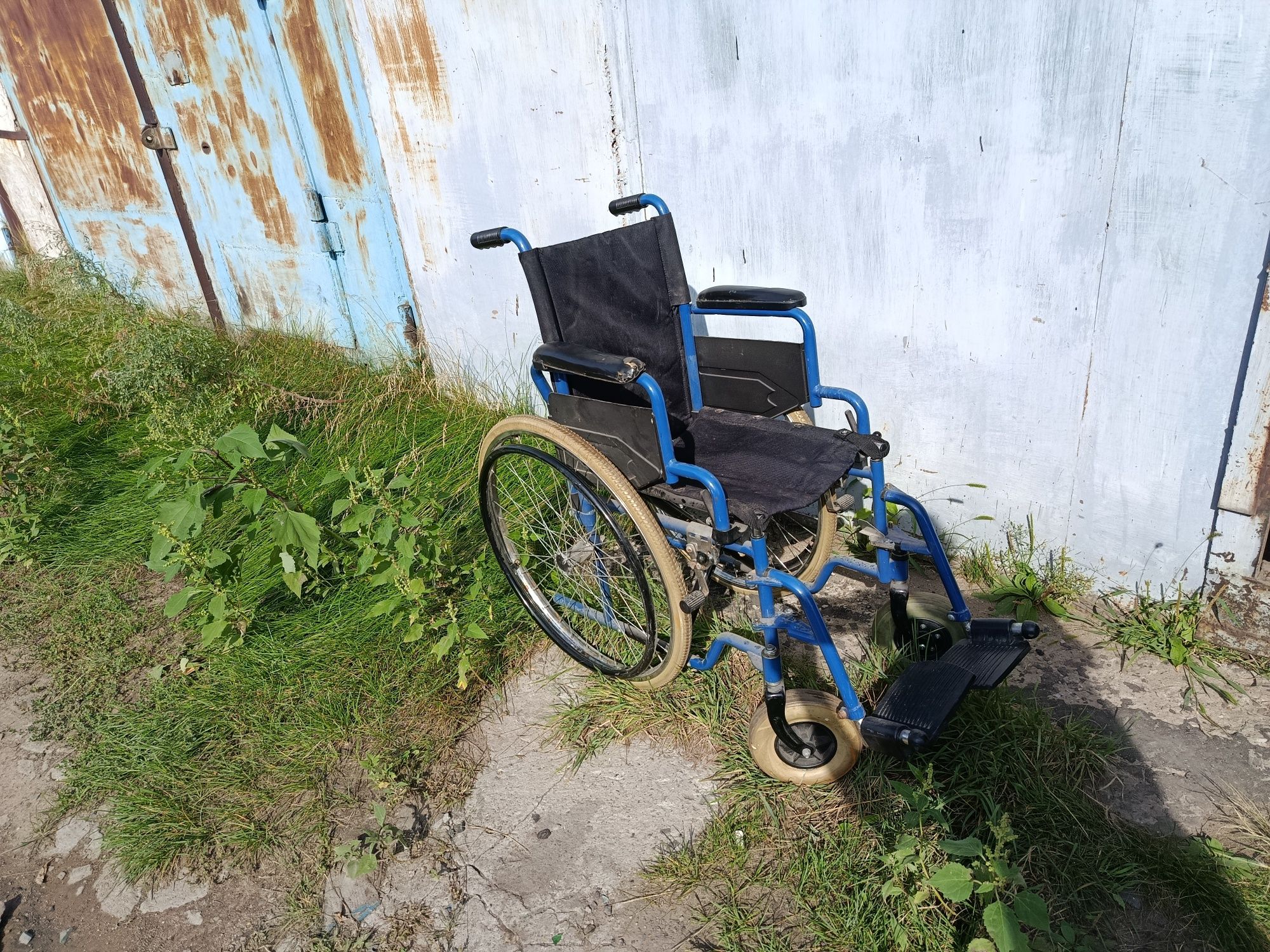 Продам инвалидную коляску