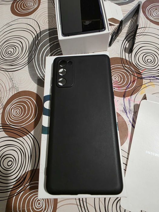 Samsung Galaxy S20 FE  RAM6GB  128GB