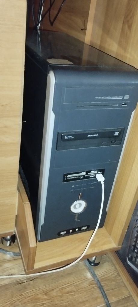 Продаёться компьютер