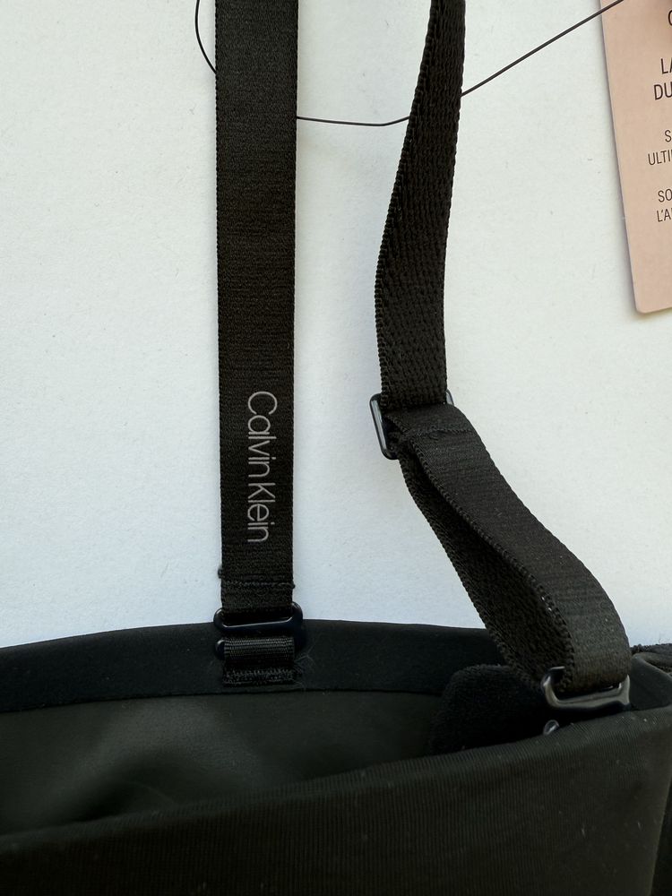 Черен сутиен със странично закопчаване Calvin Klein /75В, 75С/