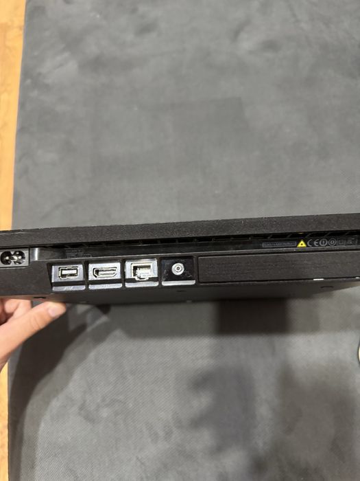 Playstation 4 slim 1TB