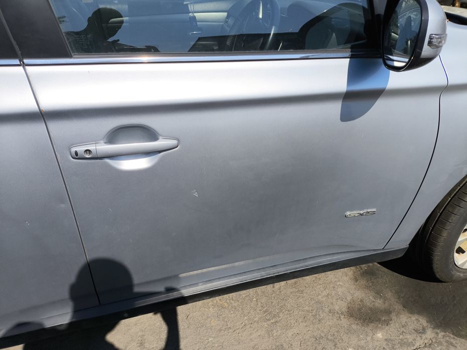 Врата за Mitsubishi Outlander