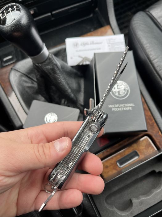 Милтифункционален джобен нож