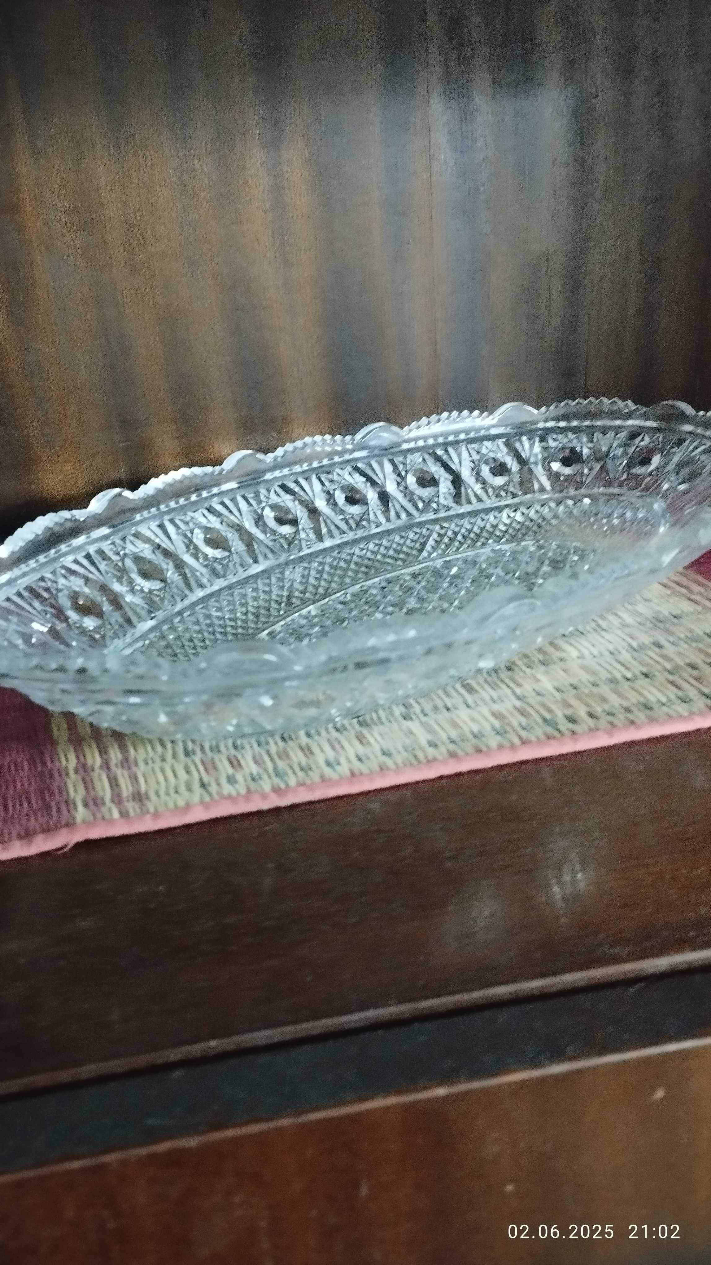 Продаю хрустальные вазы