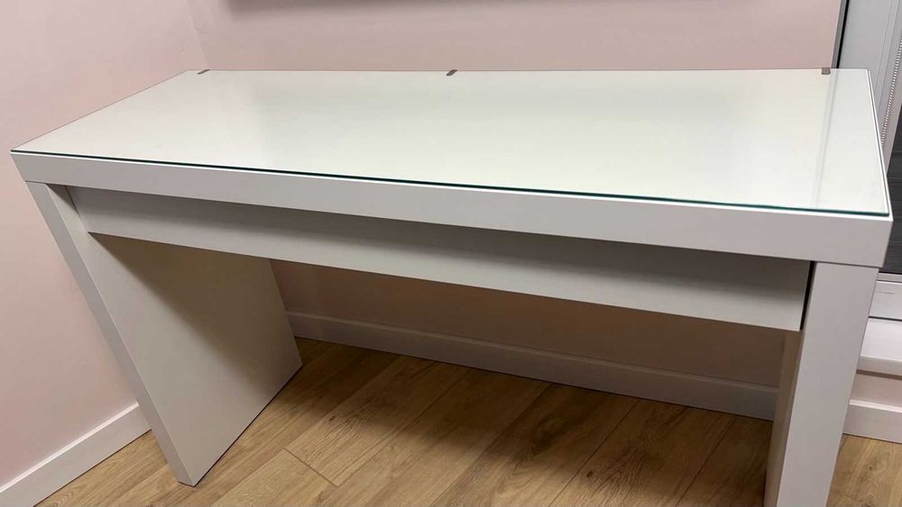 тоалетна маса  - бюро ИКЕА - MALM