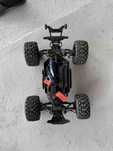 Traxxas Hoss cu Baterie si Incarcator