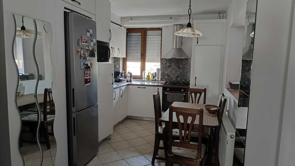 Închiriez apartament 3 camere, Bd. Eroilor blocul cu Baroul de avocati